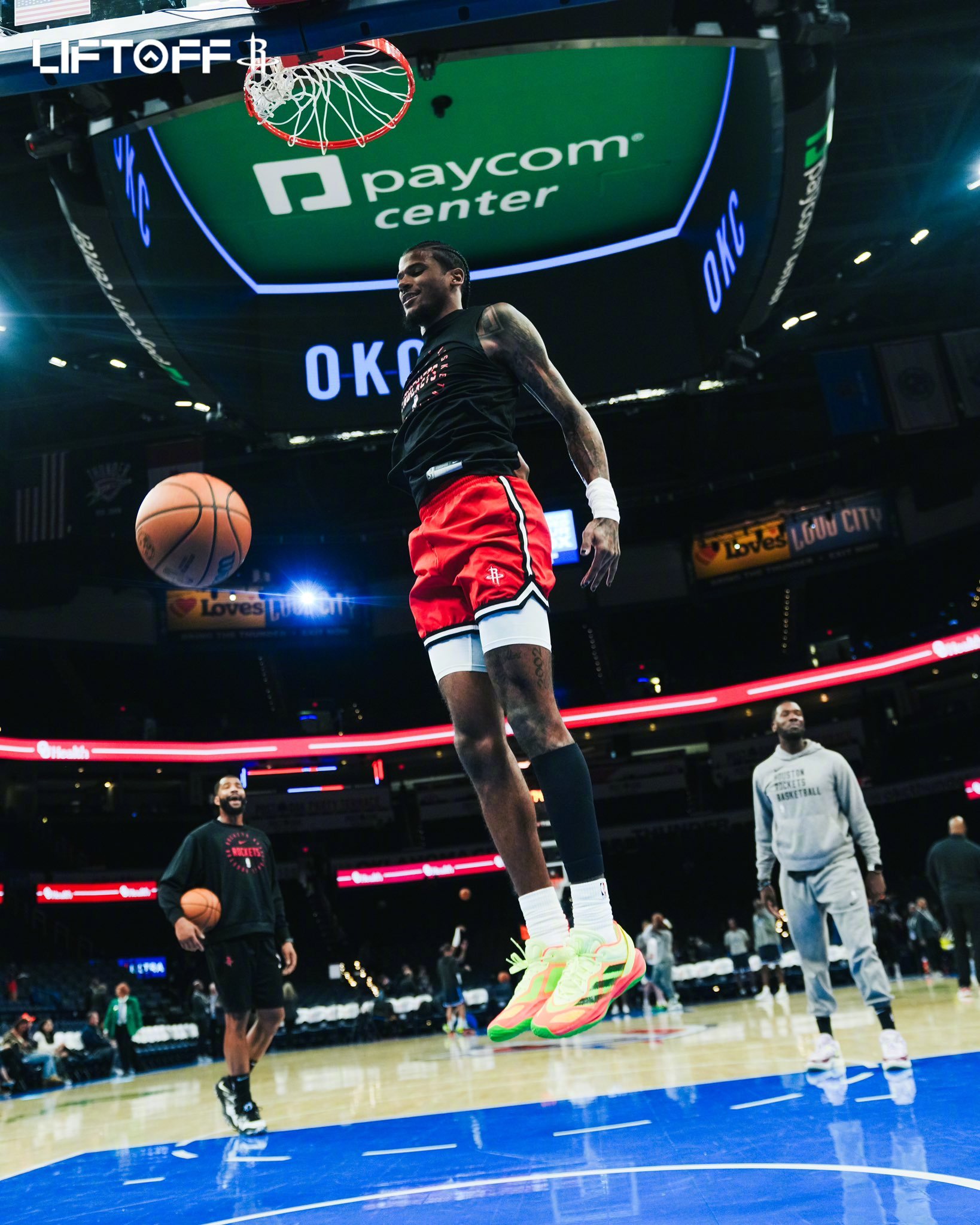 包含人队伤员复出，雷霆队状态低迷，谁将取得胜利？的词条