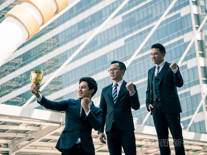 快速推进球场，团队合作为成功关键的简单介绍