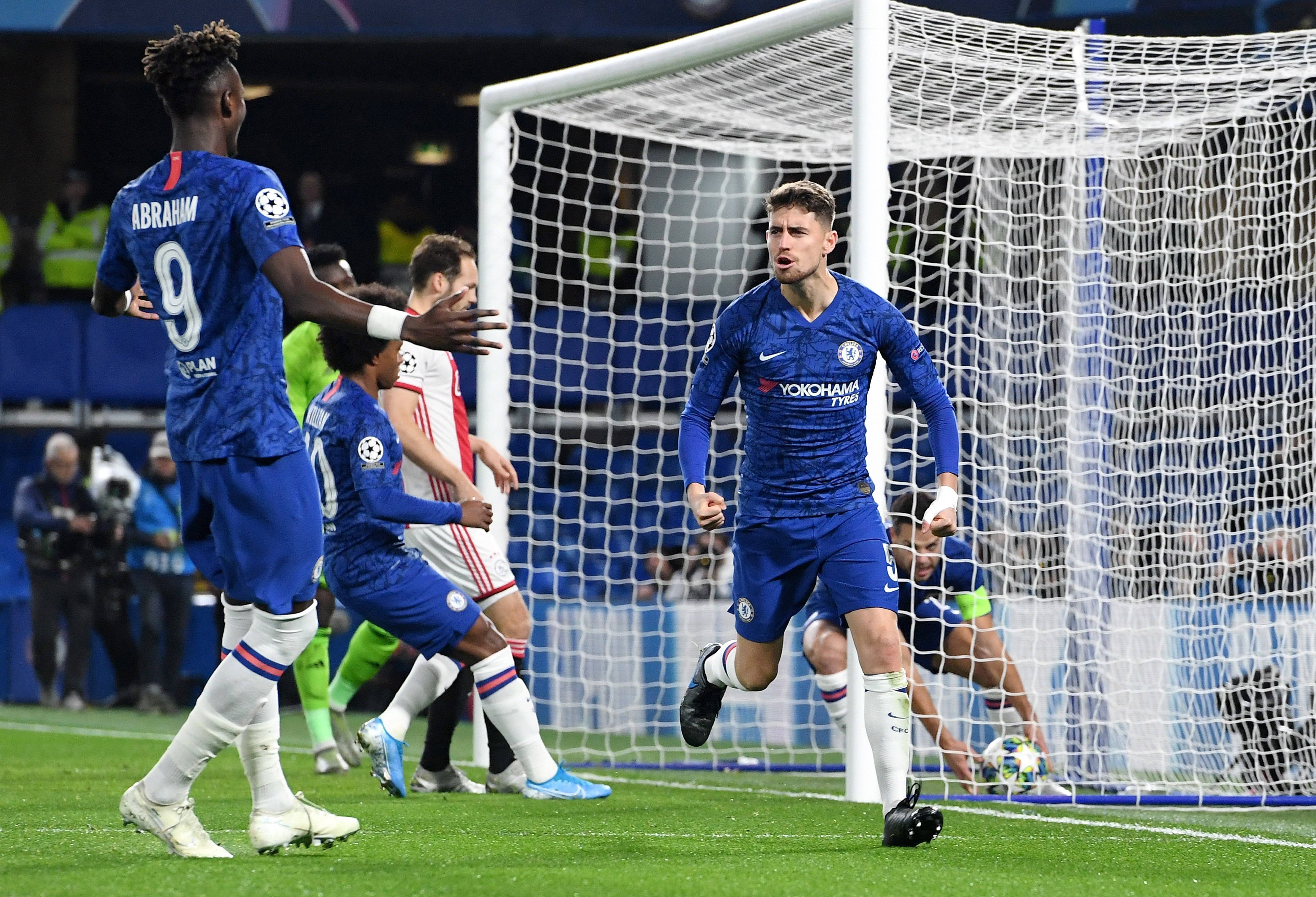 曼彻斯特城大捷,稳步前行欧冠路