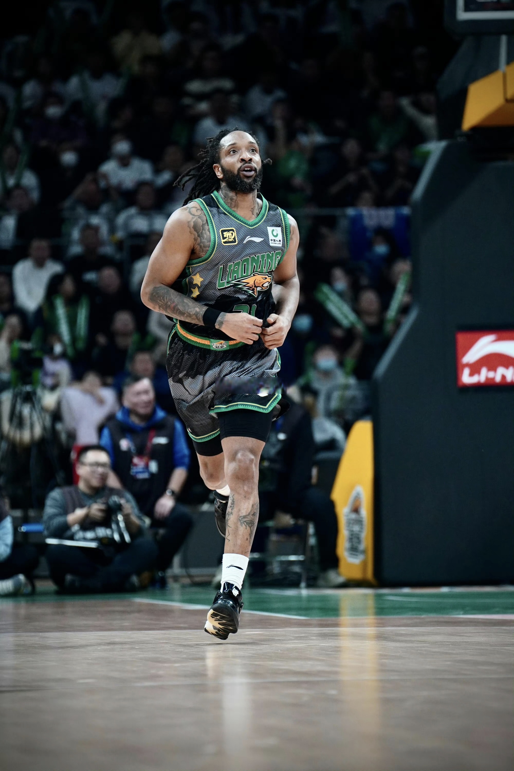 威金斯惊艳全场，狂砍50分助攻爆棚，迎来胜利逆转取胜！