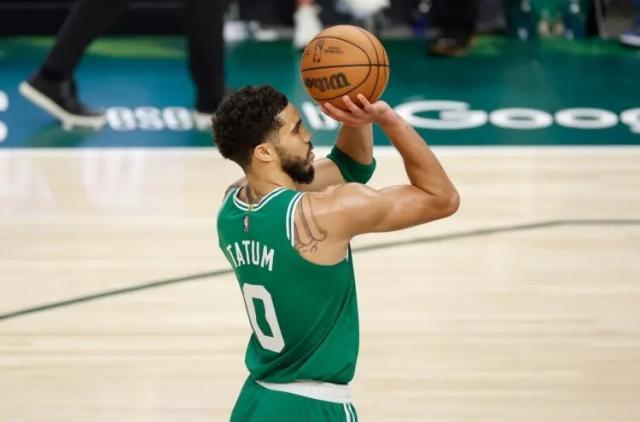 国王狂砍火箭分，塔图姆迎来新赛季高光！